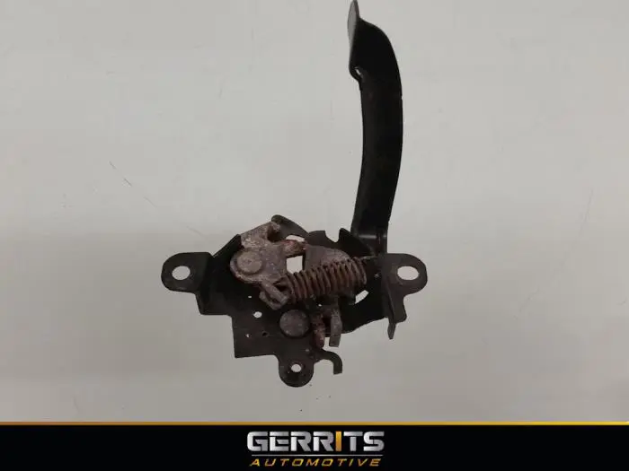 Bonnet lock mechanism Subaru Trezia