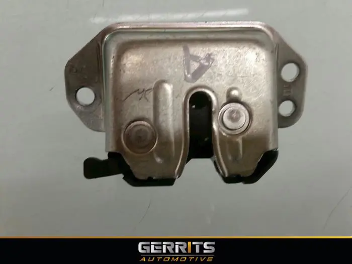 Tailgate lock mechanism Chevrolet Spark