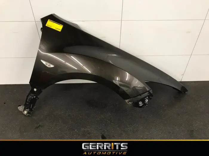 Front wing, right Mazda 6.