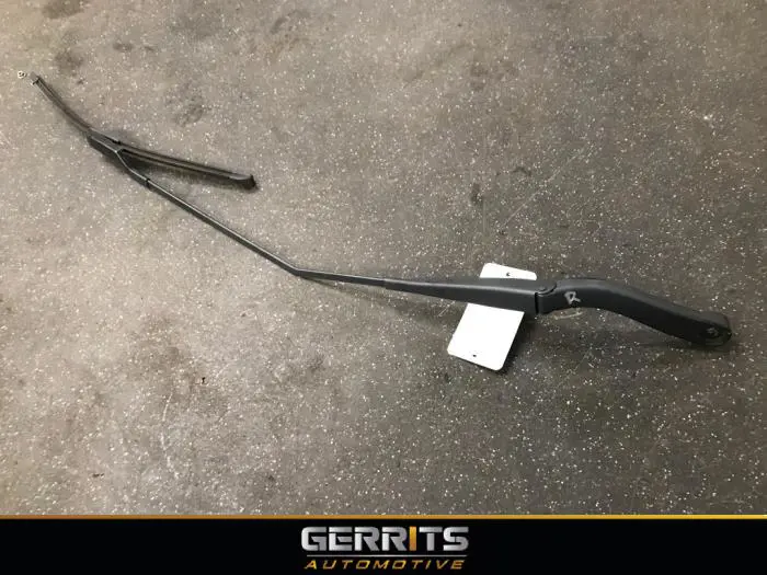 Front wiper arm Renault Trafic