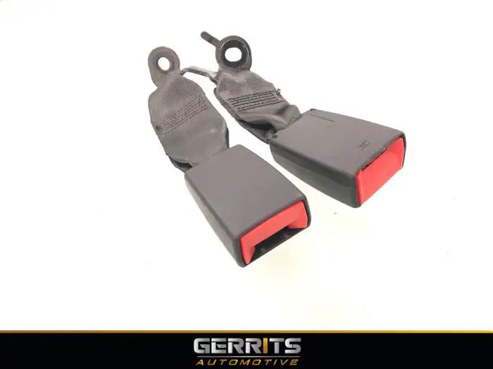Insertion ceinture de sécurité arrière centre Citroen DS3