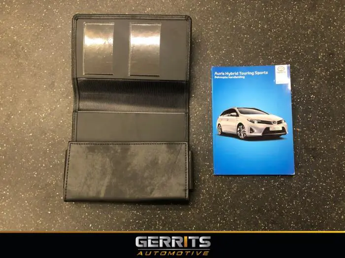 Instruction Booklet Toyota Auris