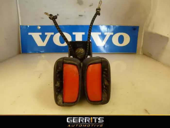 Insertion ceinture de sécurité arrière gauche Volvo V70