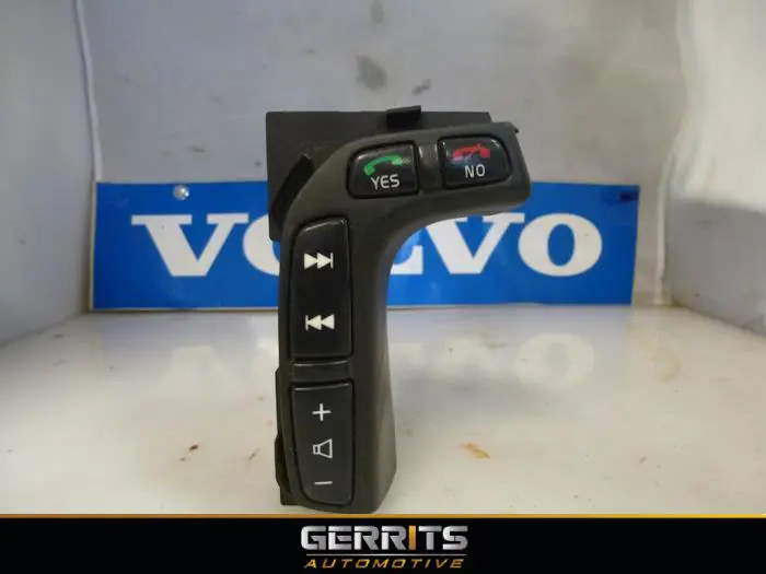 Commande radio volant Volvo V70