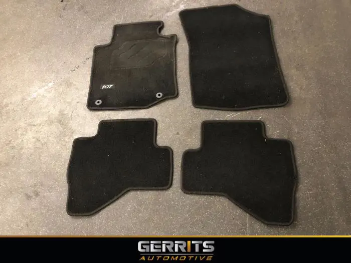 Set of mats Peugeot 107