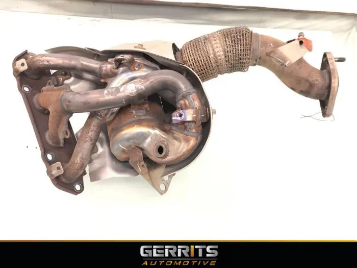 Exhaust manifold + catalyst Mazda 3.