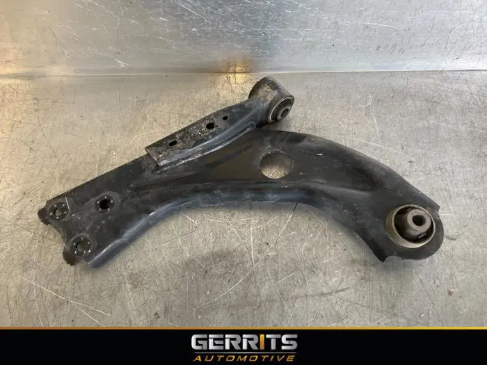 Front wishbone, right Peugeot 5008
