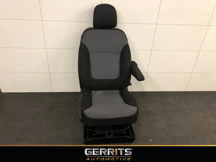 Seat, right Opel Vivaro
