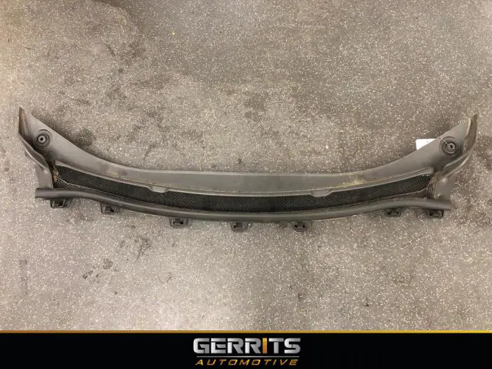 Cowl top grille Opel Astra