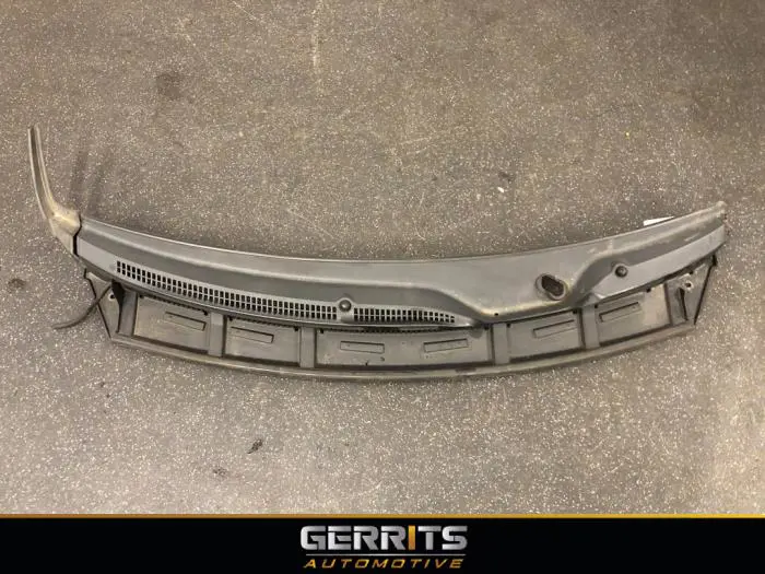 Cowl top grille Peugeot 107