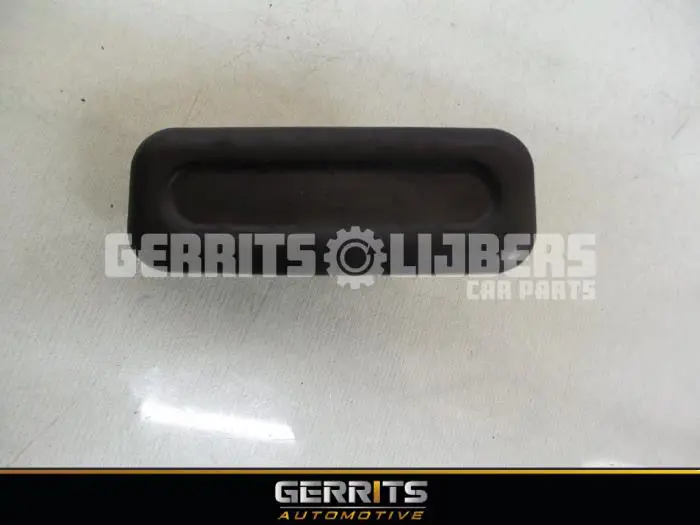 Tailgate switch Peugeot 3008