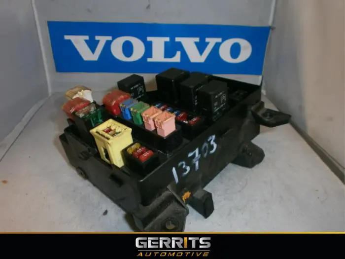 Fuse box Volvo V40