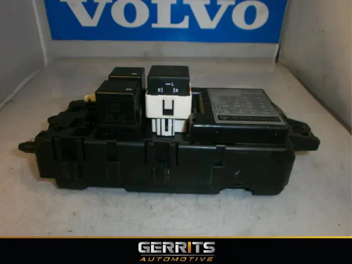 Boîte à fusibles Volvo S40